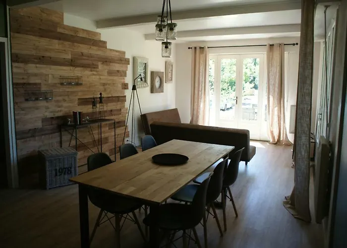 La Maison D A Cote * Lacropte